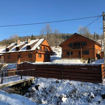 山林小屋 сімейний затишок *