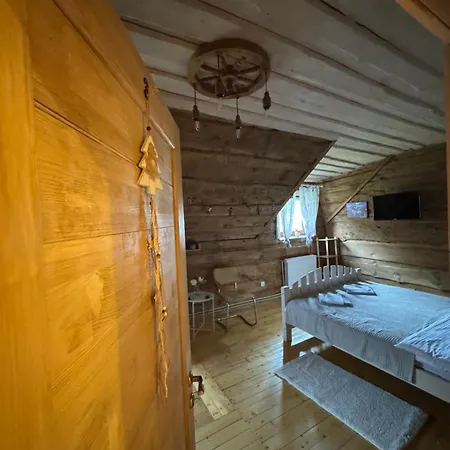 山林小屋 сімейний затишок