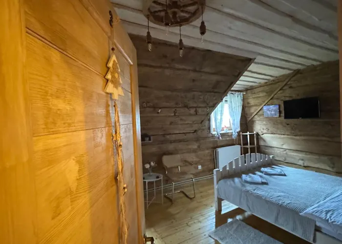 山林小屋 сімейний затишок